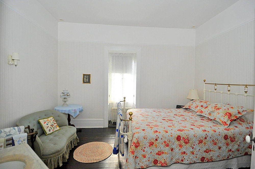 Manor at Berkeley Springs — Berkeley Springs — photo 2