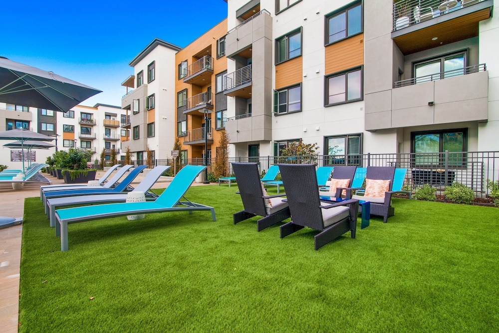 Global Luxury Suites in Menlo Park - photo 36