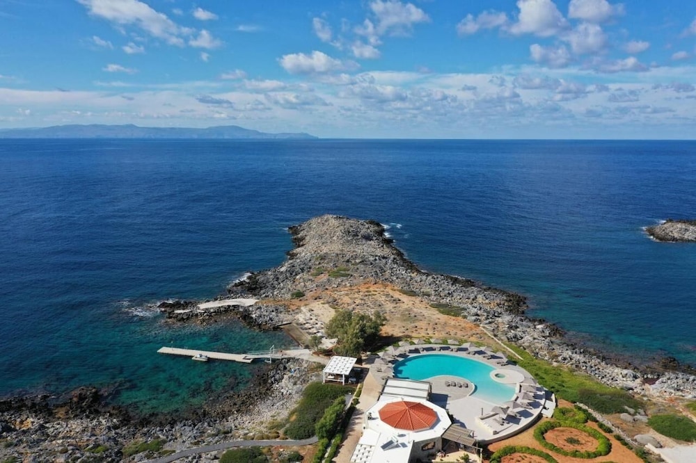 Kavos Hotel - carbon neutral hotel in Chania
