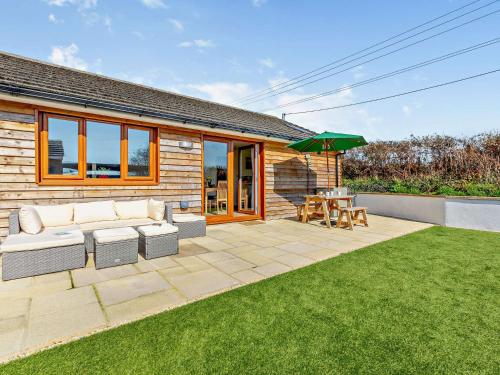 2 Bed in Tytherleigh 89471 in Axminster, United Kingdom