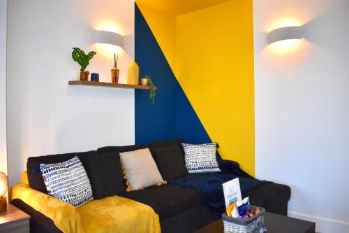 Lux 2 Bed Apt Central Location Balcony & Parking