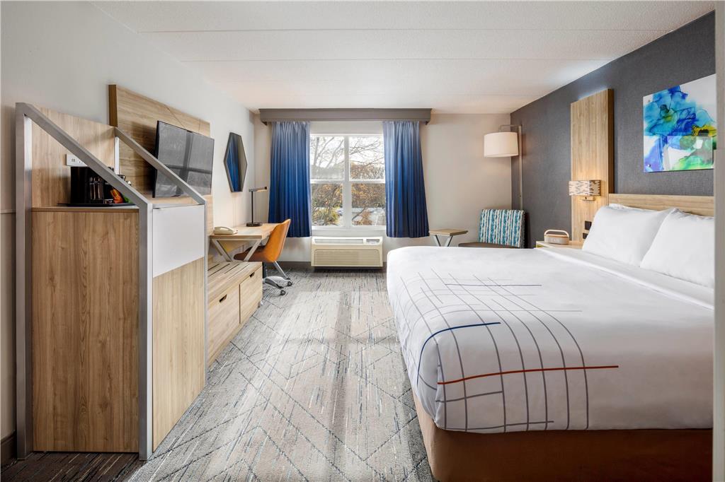 La Quinta Inn & Suites by Wyndham Lexington Park Patuxent - photo 12