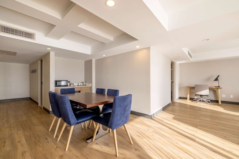 DoubleTree by Hilton Davenport - photo 37