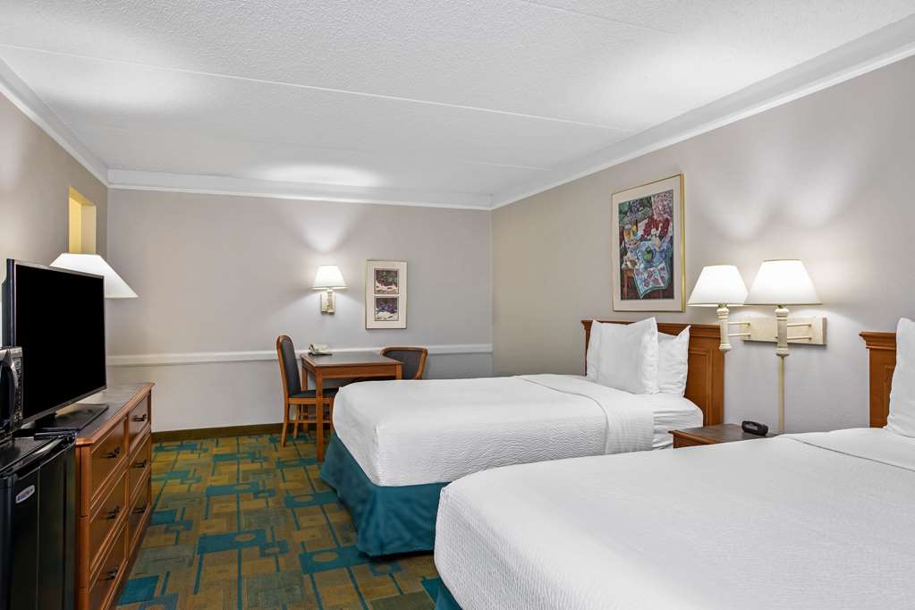 La Quinta Inn by Wyndham El Paso East Lomaland - photo 12