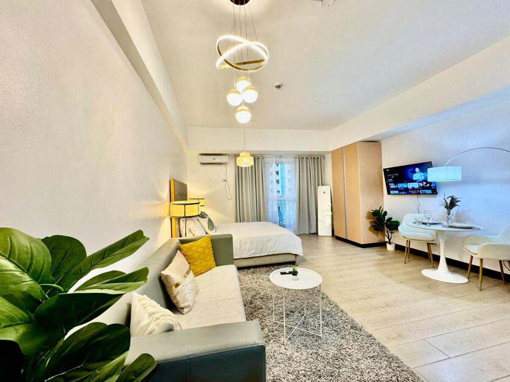 Cozy Home Near Naia & Bgc — 4-Star Luxury Hotel in Manila, Philippines