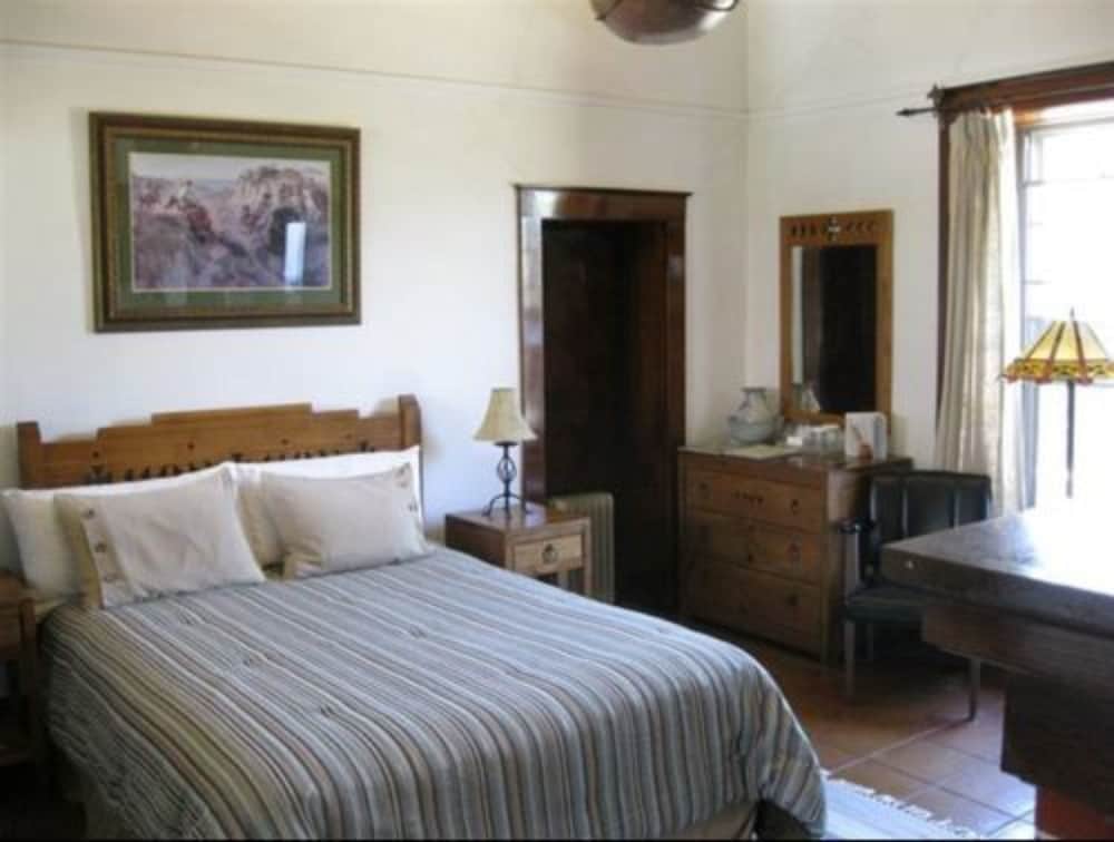 Casa del Gavilan Historic Inn — Cimarron — photo 2