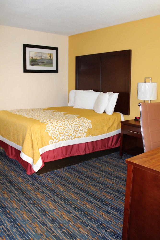 Bluegrass Inn - photo 8