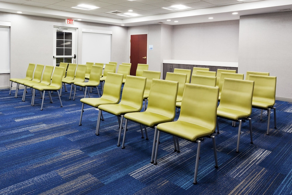 Holiday Inn Express Dothan North by IHG - photo 35