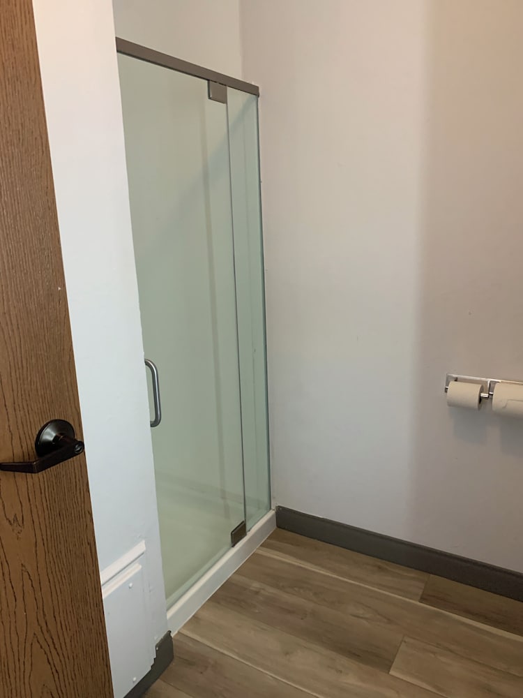 La Quinta Inn & Suites by Wyndham OKC North Quail Springs - photo 20