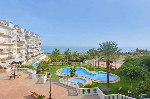 Family Apartment with Sea View by NRAS — 4-Star Luxury Hotel in El Campello, Spain