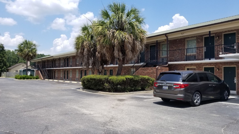 Palmetto Inn - photo 27
