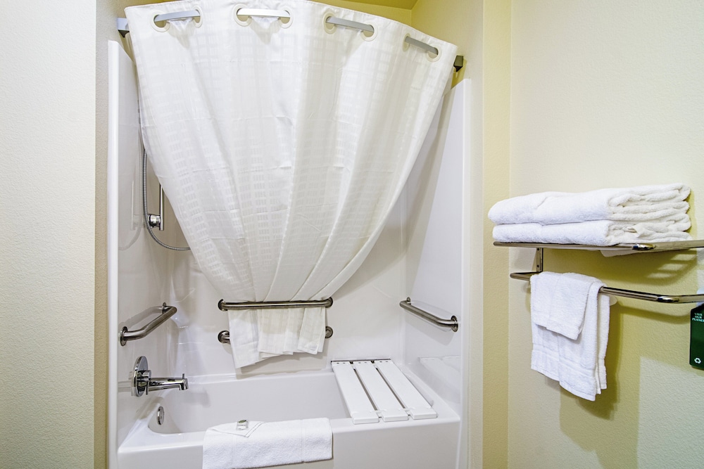 Cobblestone Hotel & Suites Paxton - photo 28