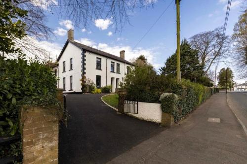 Bellevue Period House in County Armagh — 4-Star Luxury Hotel in Newry, United Kingdom