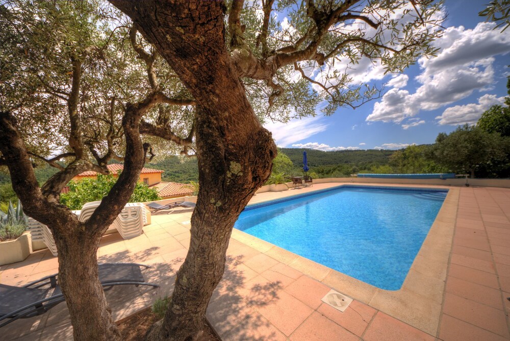 Gites Colline De Sollies — hotel in Salernes