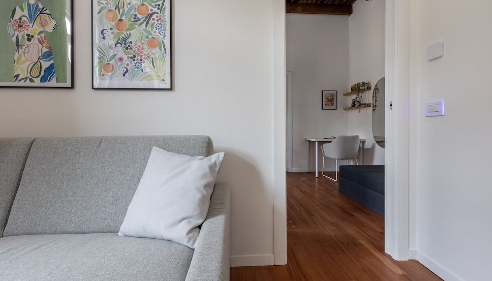 Italianway Umbria 50 B — 4-Star Luxury Hotel in Milan, Italy