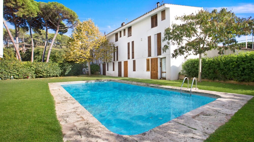 Rosamar in Llafranc with 3 Bedrooms And 2 Bathrooms in Palafrugell, Spain