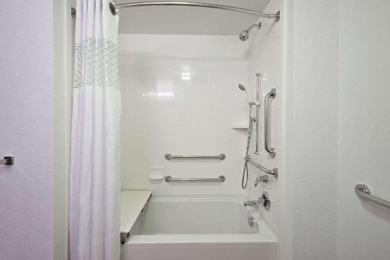 Hampton Inn & Suites North Huntingdon Irwin - photo 57