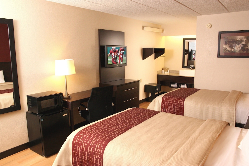 Red Roof Inn PLUS Philadelphia Airport - photo 19