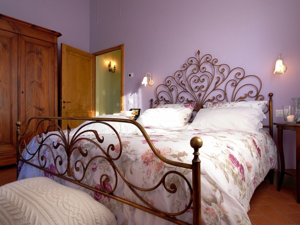 Podere Terreno alla Via della Volpaia — hotel in Radda In Chianti