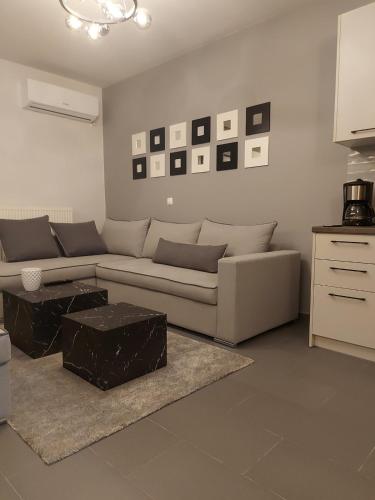 Square Apartments 3 — 4-Star Luxury Hotel in Trikala, Greece