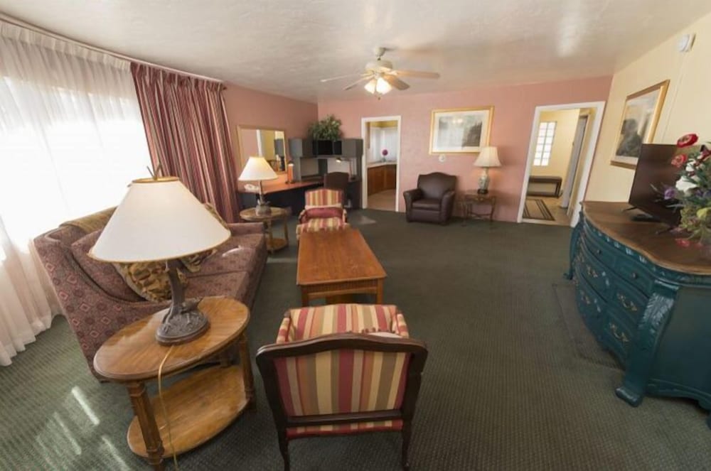 Rainbow Lodge and Inn - photo 15