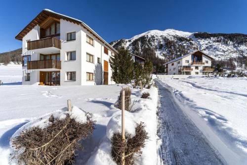 Chesa Staz Pontresina — 4-Star Luxury Hotel in Pontresina, Switzerland