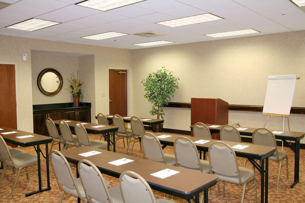 Hampton Inn Spring Lake Fayetteville - photo 75