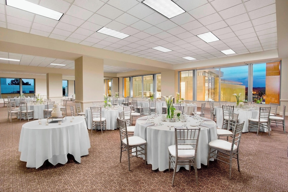 Sheraton Raleigh Hotel - photo 2