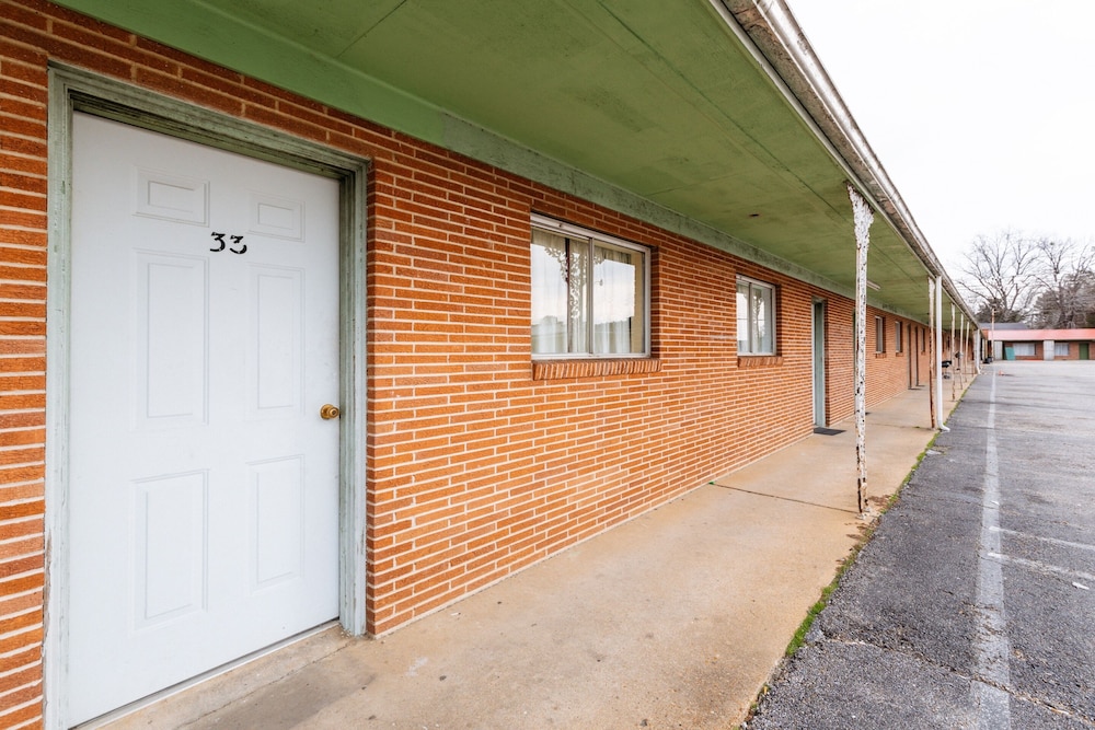 OYO Hotel Holly Springs MS - photo 25