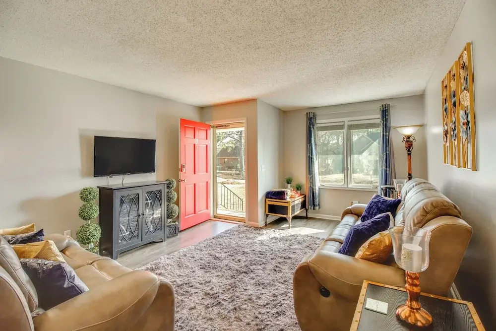 Easy Access to I 77 & I 20: Columbia Duplex — 4-Star Luxury Hotel in Columbia, United States