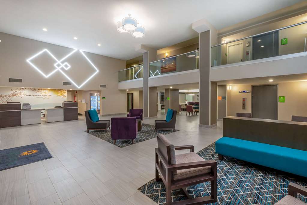 La Quinta Inn and Suites by Wyndham Jonesboro - photo 8