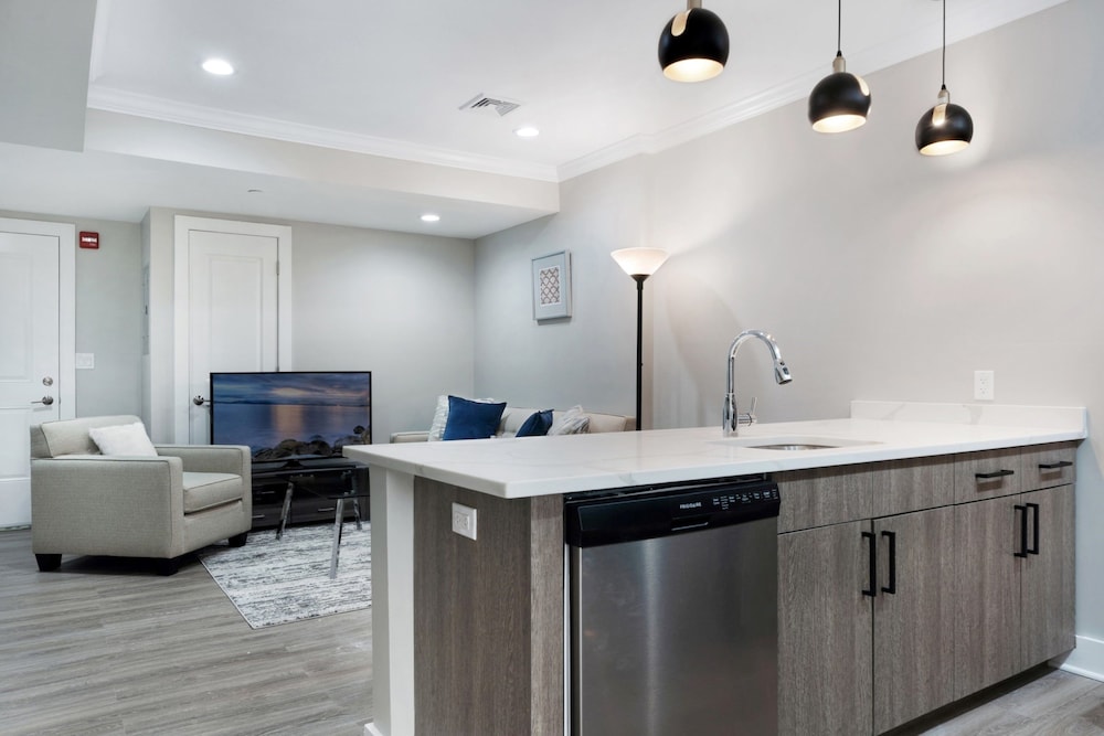 Global Luxury Suites on Prospect Street - photo 5
