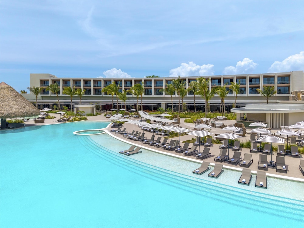 Zemi Miches Punta Cana All Inclusive Resort Curio by Hilton — hotel in Miches