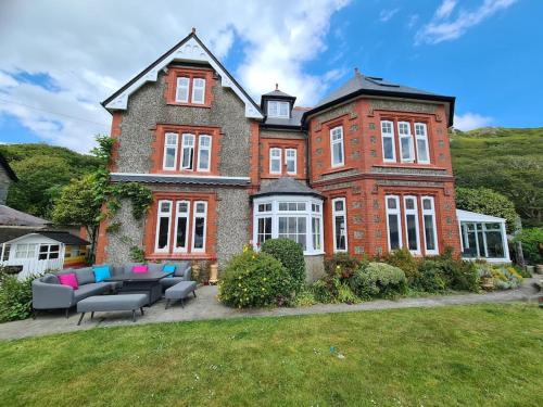 Y Garth Sleeps 12 in Barmouth, United Kingdom