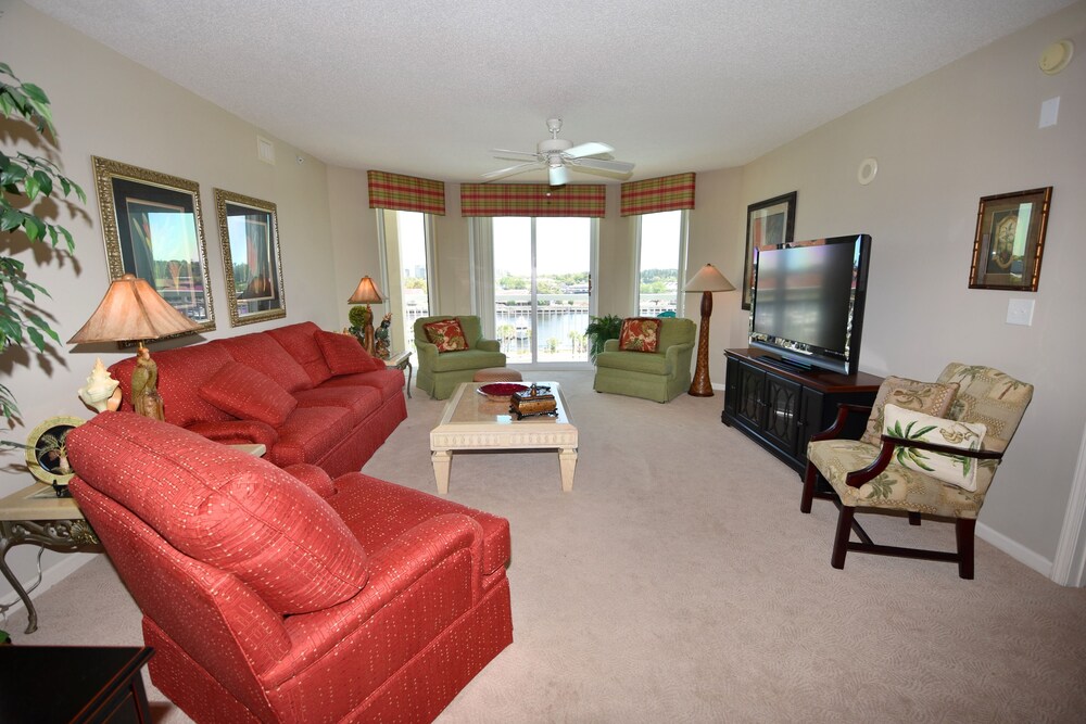 North Tower Apartment 606 - photo 14