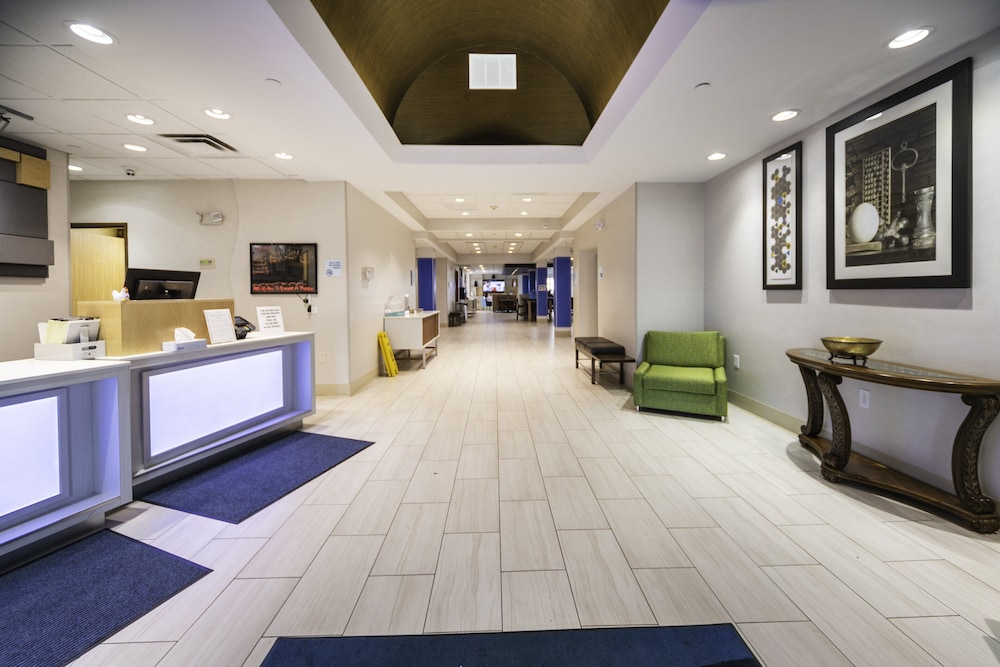 Holiday Inn Express Rochelle by IHG - photo 51