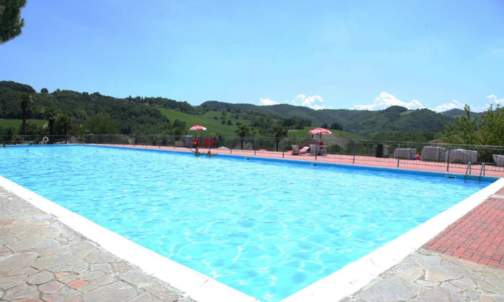 Camping Arizona — 4-Star Luxury Hotel in Salsomaggiore Terme, Italy