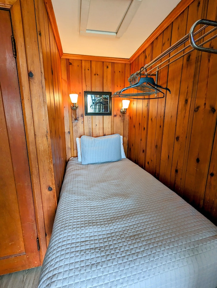 Riverside Motel - photo 95