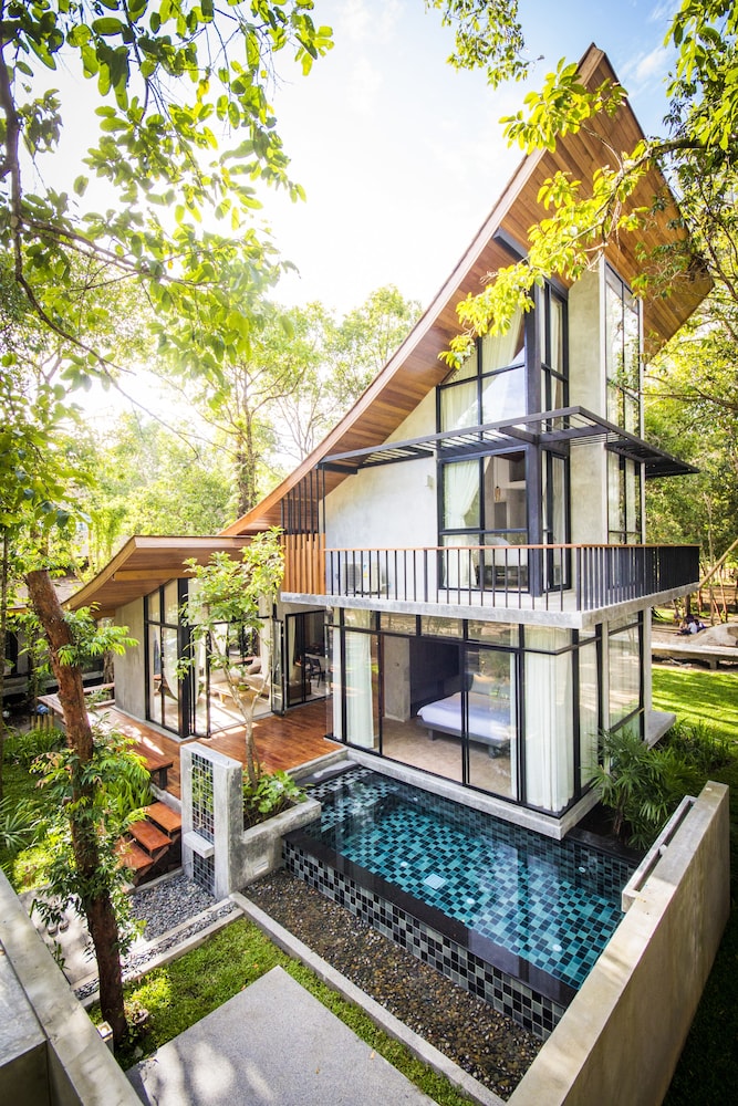 Villa Thalanena By The Beach — 4-Star Luxury Hotel in Krabi, Thailand
