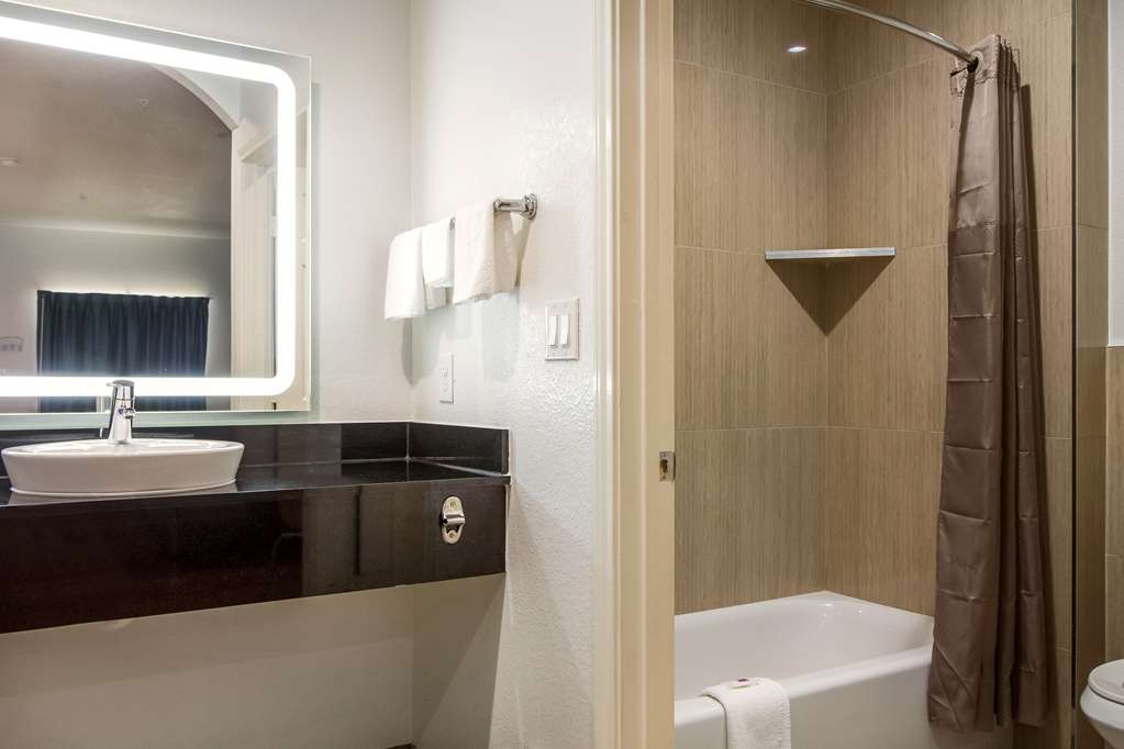 Motel 6 Houston TX North - photo 23