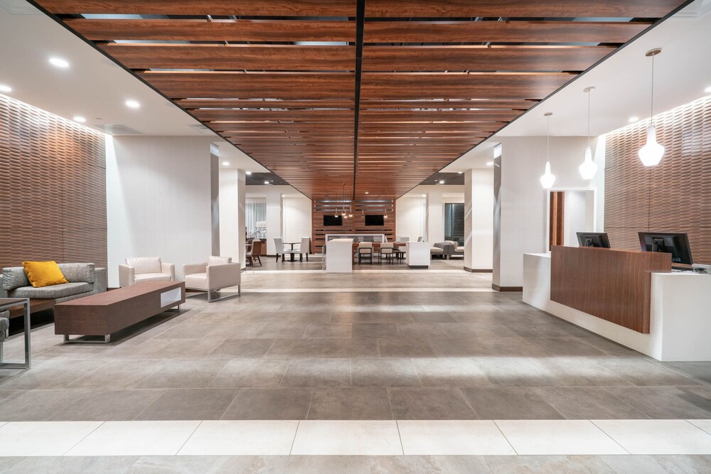 Courtyard by Marriott Seattle SeaTac Airport - carbon neutral hotel in Seatac