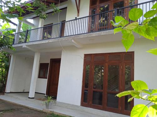 CMSurf Guest - carbon neutral hotel in Weligama