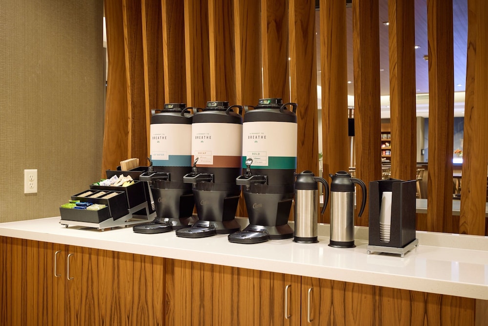 SpringHill Suites by Marriott Medford Airport - photo 27