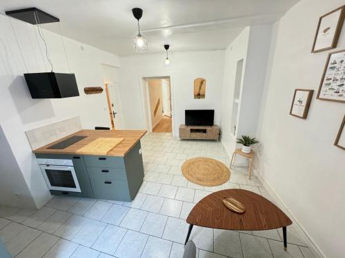 Le Roustan Halles a 2 Mins Wifi Clim in Sete, France