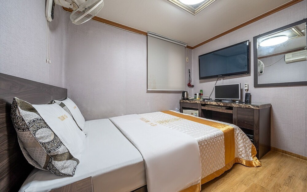 Sinchon Seongdo - last minute hotel in Seoul