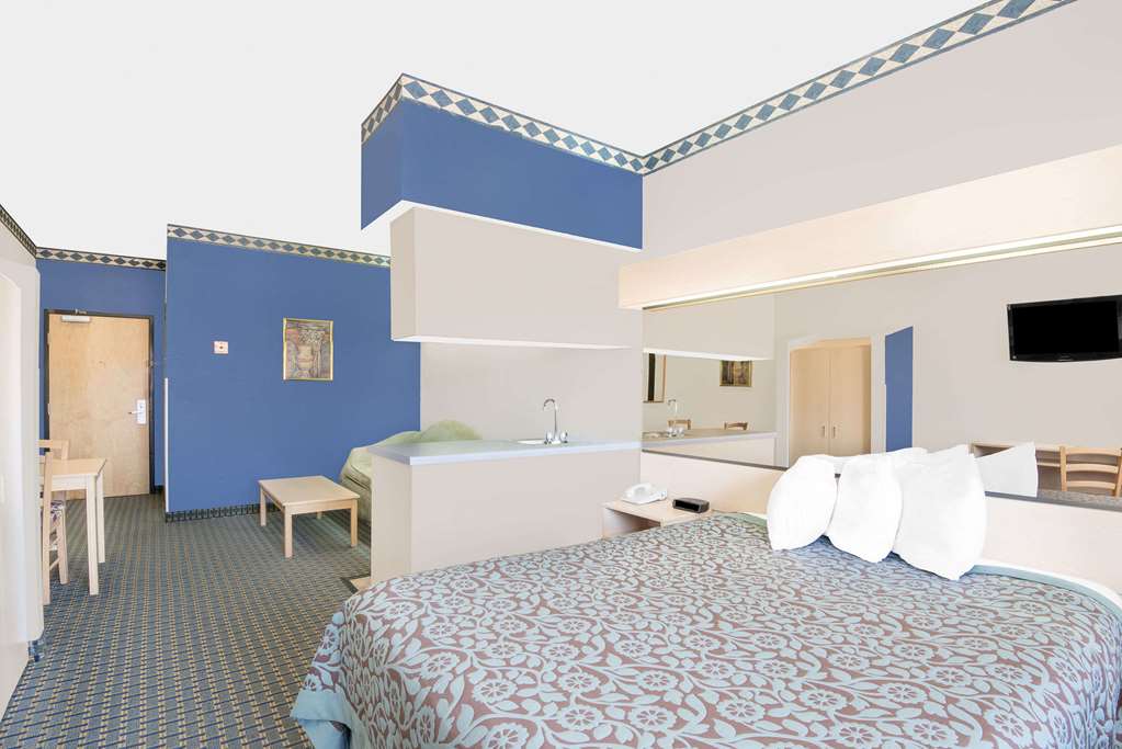 Days Inn & Suites by Wyndham Hutchinson - photo 38