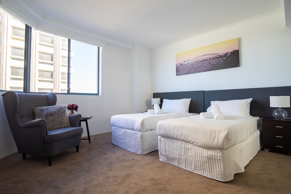 Castle Serviced Apartments — 4-Star Luxury Hotel in Sydney, Australia