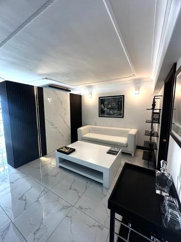 Foreshore Luxe Work & Stay
