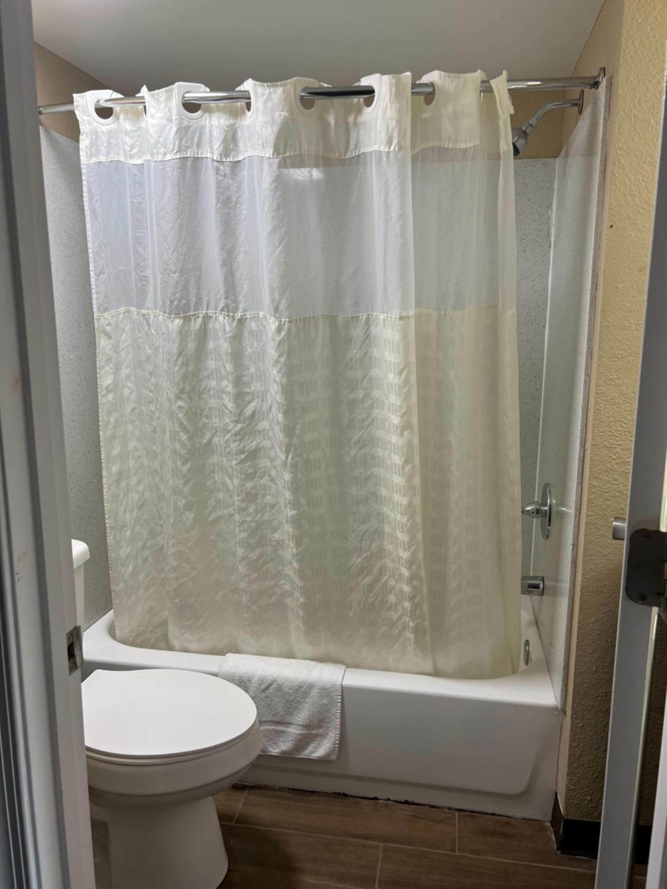 Super 8 by Wyndham Newport News - photo 9