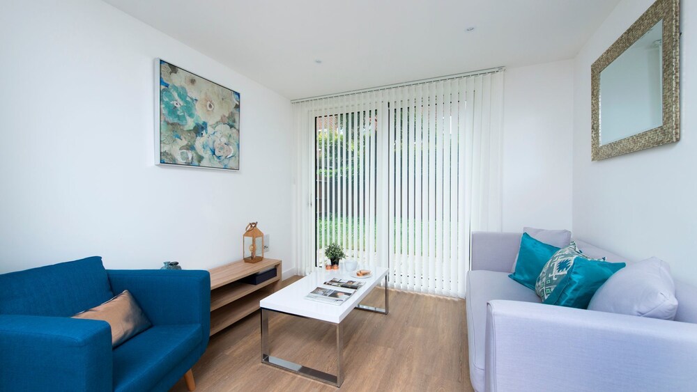 Stylish and Modern 1BR near the River Thames — 4-Star Luxury Hotel in London, United Kingdom
